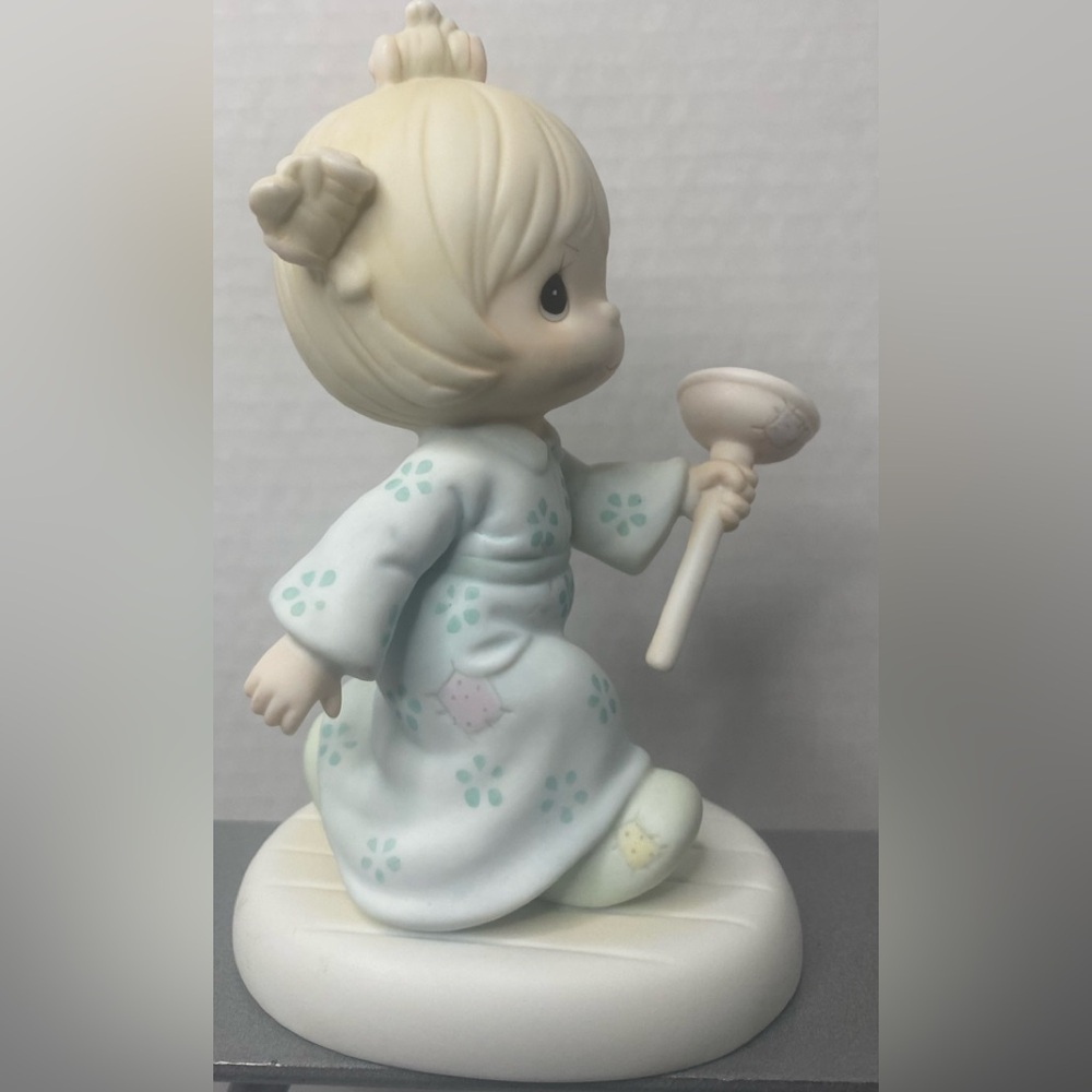 Precious Moments "Faith Takes The Plunge " girl with plunger